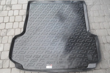 Резиново-пластиковый коврик в багажник Mitsubishi Pajero Sport
