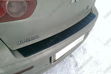 Матовая накладка на задний бампер Mitsubishi Lancer 10