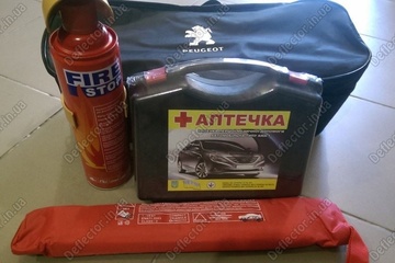 Автомобильный набор в сумке с логотипом Peugeot