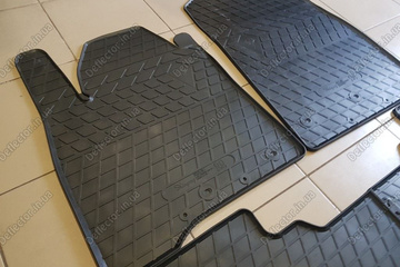 Автомобильные резиновые коврики Toyota Land Cruiser 200