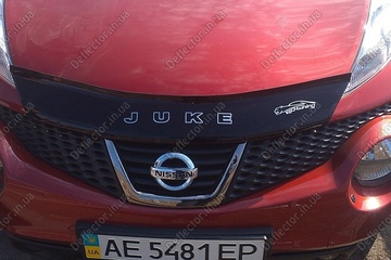 Мухобойка на капот Nissan Juke
