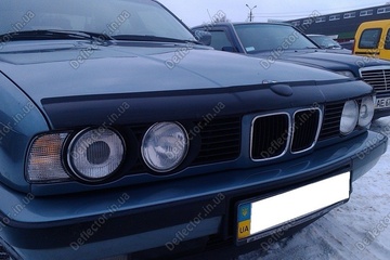 Мухобойка на капот BMW 5 E34