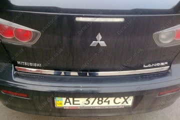 Хром накладка на кромку крышки багажника Mitsubishi Lancer 10