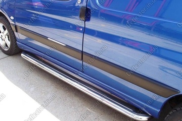 Наружные подножки - пороги на авто Citroen Berlingo