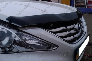 Темный дефлектор капота - мухобойка Hyundai Sonata YF