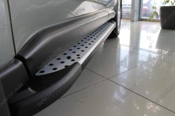 Наружные подножки - пороги на авто Nissan Juke