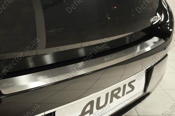 Защитная накладка на задний бампер Toyota Auris