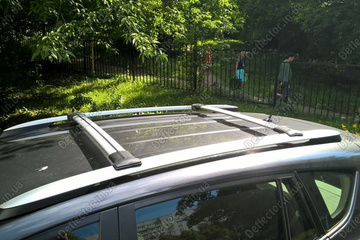 Поперечные рейлинги на крышу Toyota RAV4