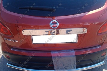 Накладка над задним номером на багажник Nissan Qashqai