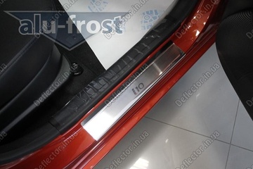 Накладки на пороги Hyundai i10