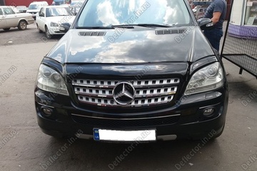 Мухобойка на капот Mercedes-Benz ML 320•350•500 W164