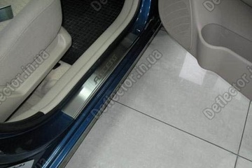 Защитные накладки на внутренние пороги Hyundai Accent