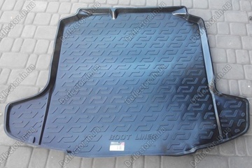 Резиново-пластиковый коврик в багажник Skoda Rapid