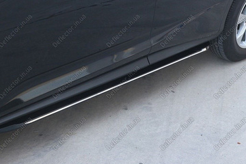 Внешние пороги в оригинальном дизайне Lexus RX 350