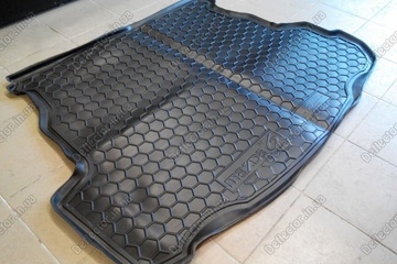 Резиновый коврик в багажник Mazda 6
