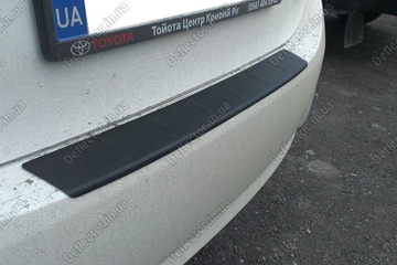 Защитная накладка на задний бампер Toyota Corolla