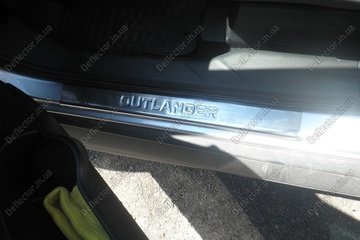 Защитные накладки порогов Mitsubishi Outlander XL
