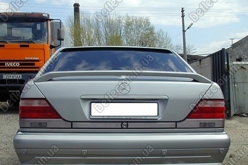 Задний спойлер на крышку багажника Mercedes-Benz S class W140