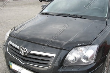 Мухобойка на капот Toyota Avensis