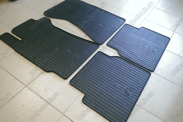 Автомобильные резиновые коврики Subaru Forester