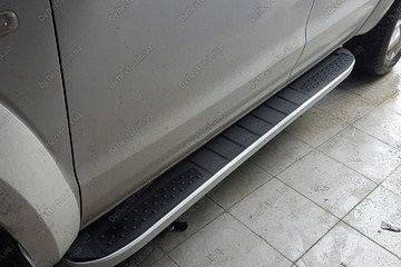 Наружные подножки - пороги на авто Volkswagen Amarok